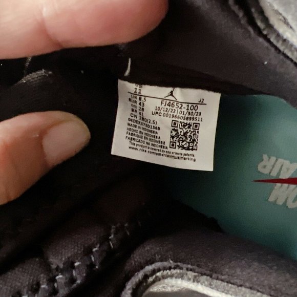 NIKE Air Jordan 1 Zoom Comfort 2 High Top Sneaker White Metallic Silver Wms US11 - Picture 10 of 10